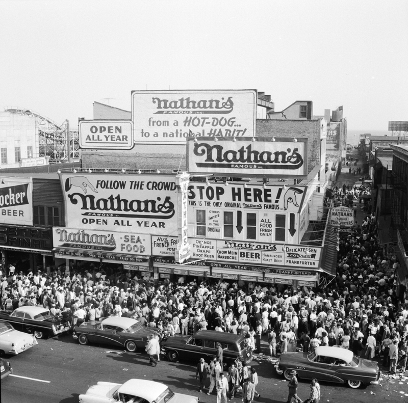 Illustration for article titled Take a Trip to Visit Nathan's Famous, Coney Island, 1955